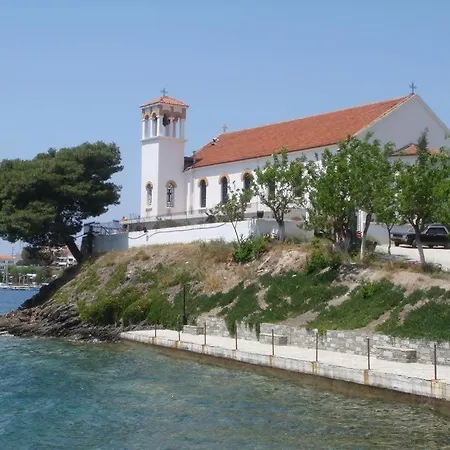 In Bb - Welcome To Petunia, In Neos-marmaras,xalkidiki ,greece, Triple 7 Gasthof *